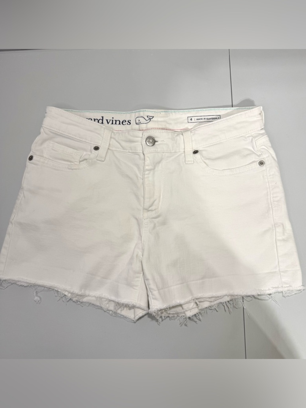 Vineyard Vines White Denim Cutoff Shorts Raw Hem Preppy Summer Size 4